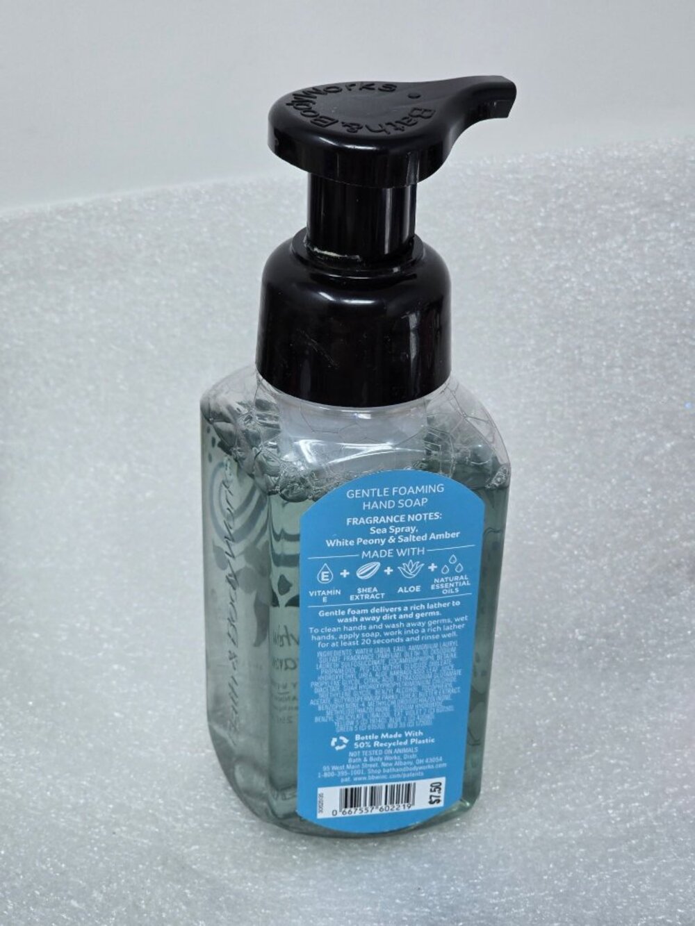 Bath & Body Works White Waves Gentle Foaming Hand Soap 8.75 Oz Essential Oils - Picture 2 of 2